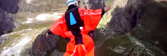 JT Holmes: Basejumping in a Wingsuit