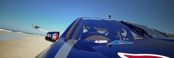 V8 supercar Vs airplane: Jamie Whincup races against plane